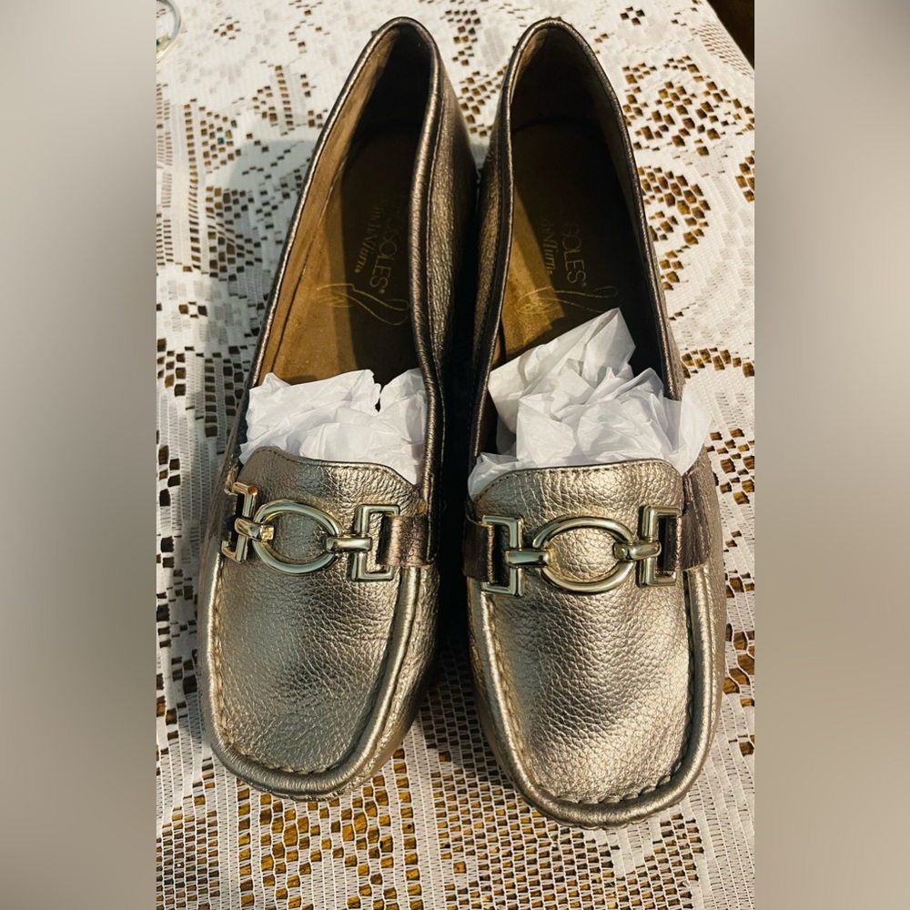 AEROSOLES  casual women’s gold Loafers size 8.5 - Picture 7 of 16